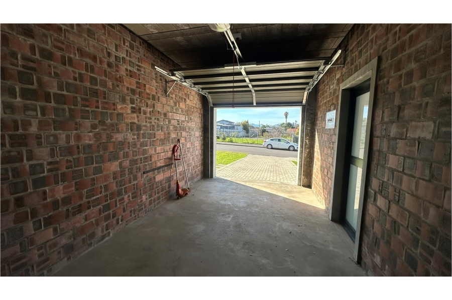 3 Bedroom Property for Sale in De Zoete Inval Western Cape